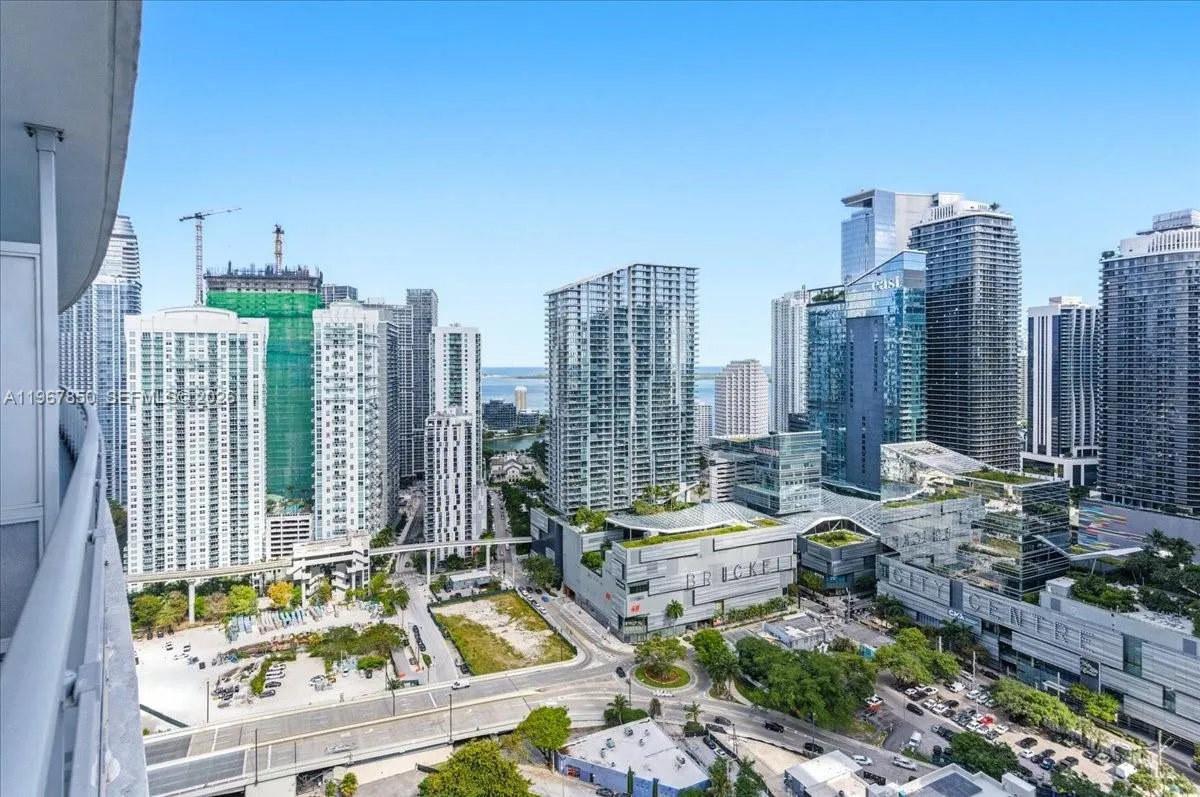 92 Sw 3rd St 3804, Miami, Florida 33130, Miami, Florida 33130, 2 Bedrooms Bedrooms, ,2 BathroomsBathrooms,Residential,For Sale,92 Sw 3rd St 3804, Miami, Florida 33130,A11967850