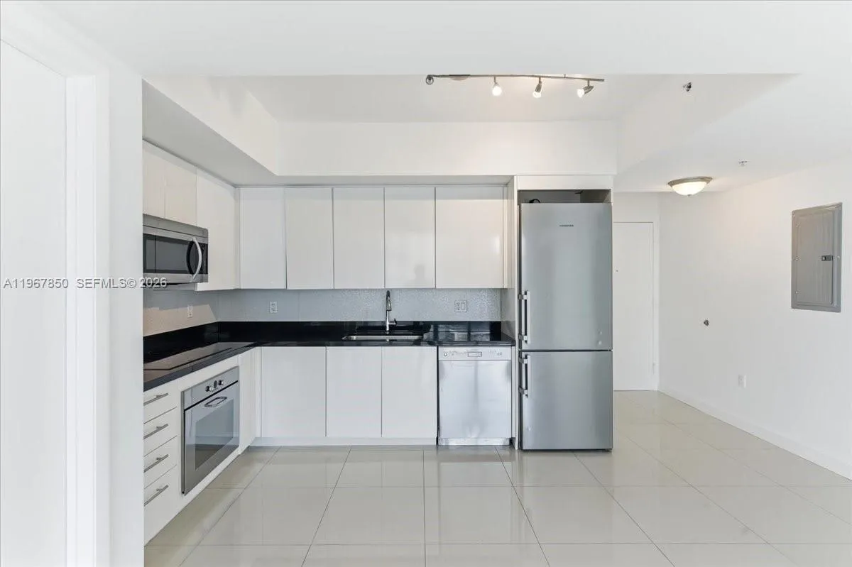92 Sw 3rd St 3804, Miami, Florida 33130, Miami, Florida 33130, 2 Bedrooms Bedrooms, ,2 BathroomsBathrooms,Residential,For Sale,92 Sw 3rd St 3804, Miami, Florida 33130,A11967850