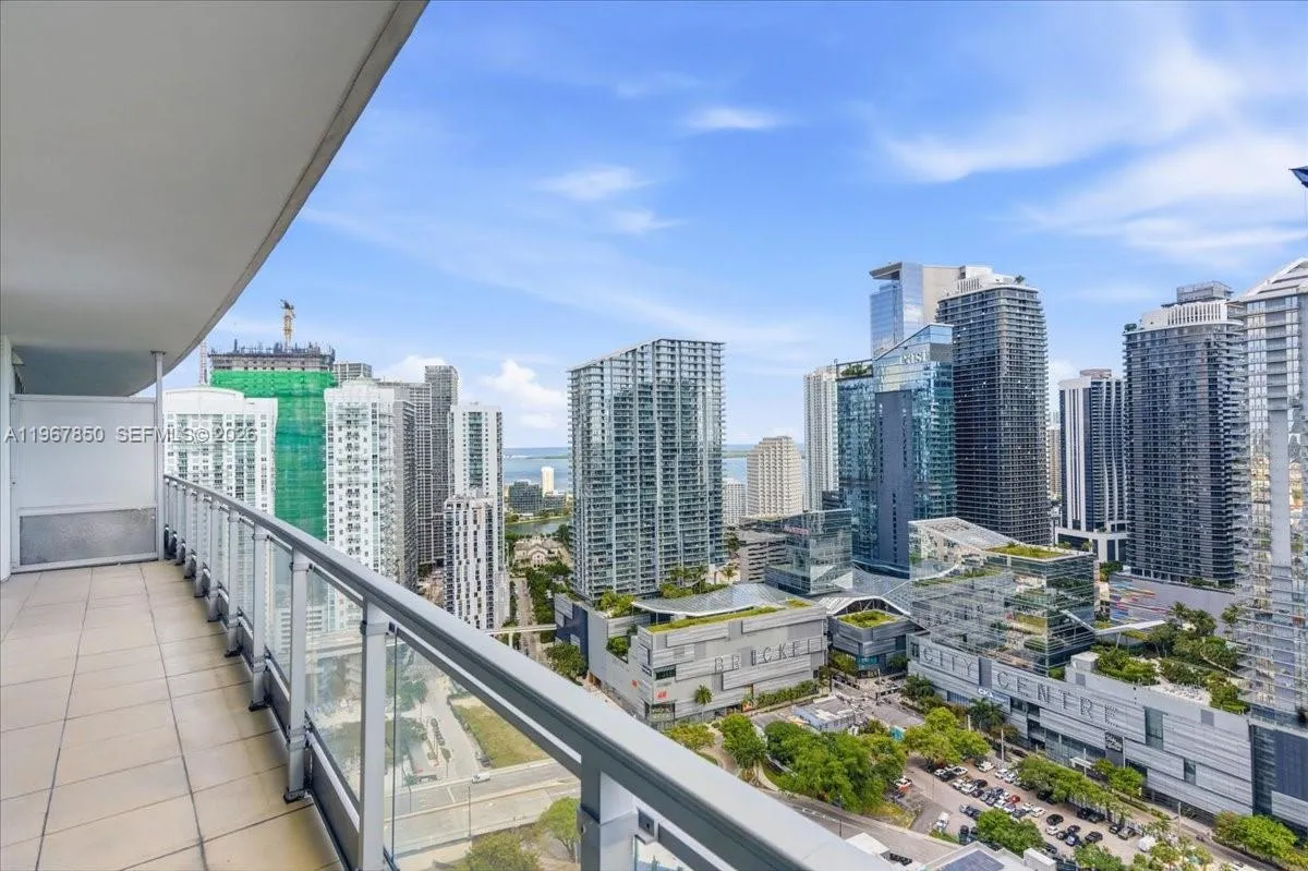 92 Sw 3rd St 3804, Miami, Florida 33130, Miami, Florida 33130, 2 Bedrooms Bedrooms, ,2 BathroomsBathrooms,Residential,For Sale,92 Sw 3rd St 3804, Miami, Florida 33130,A11967850