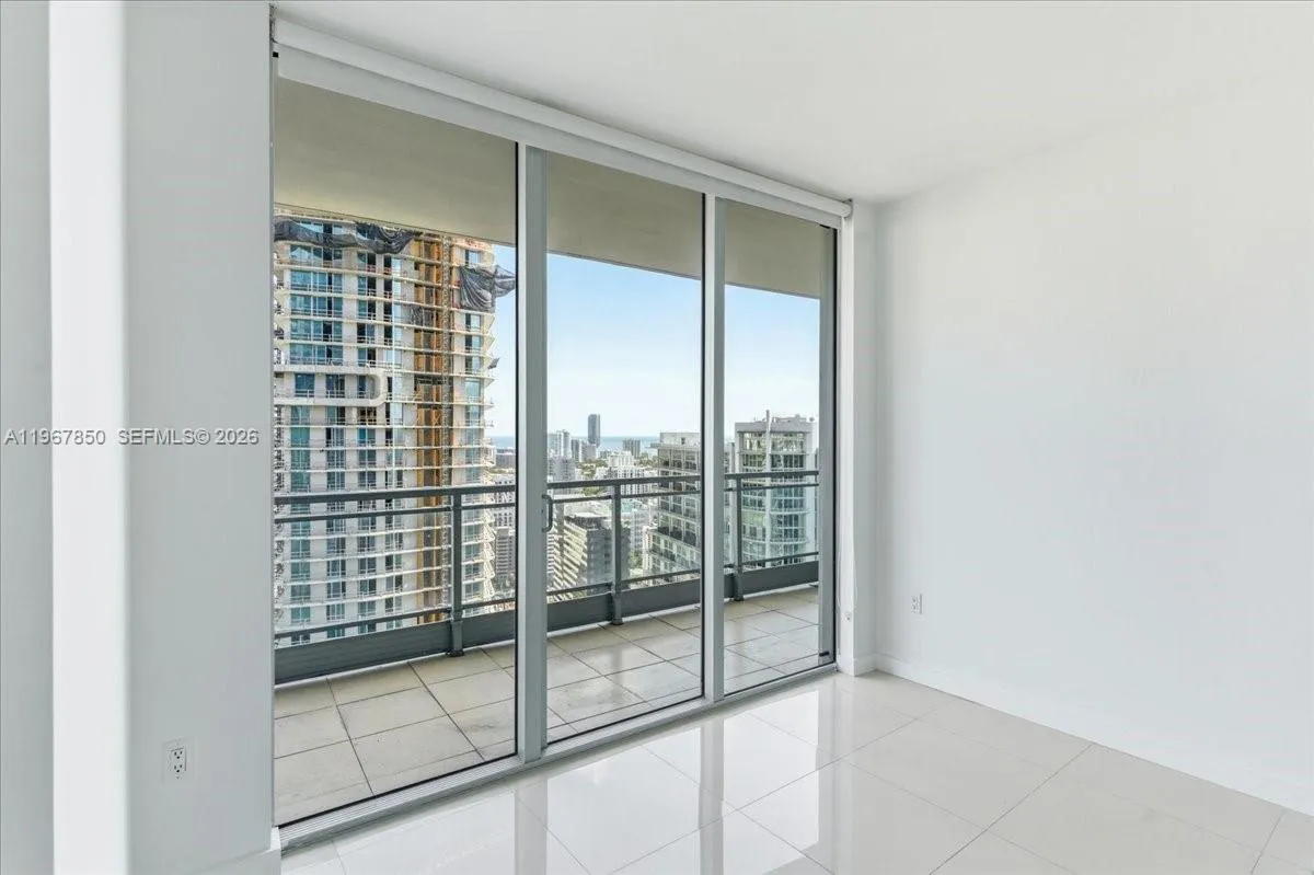 92 Sw 3rd St 3804, Miami, Florida 33130, Miami, Florida 33130, 2 Bedrooms Bedrooms, ,2 BathroomsBathrooms,Residential,For Sale,92 Sw 3rd St 3804, Miami, Florida 33130,A11967850