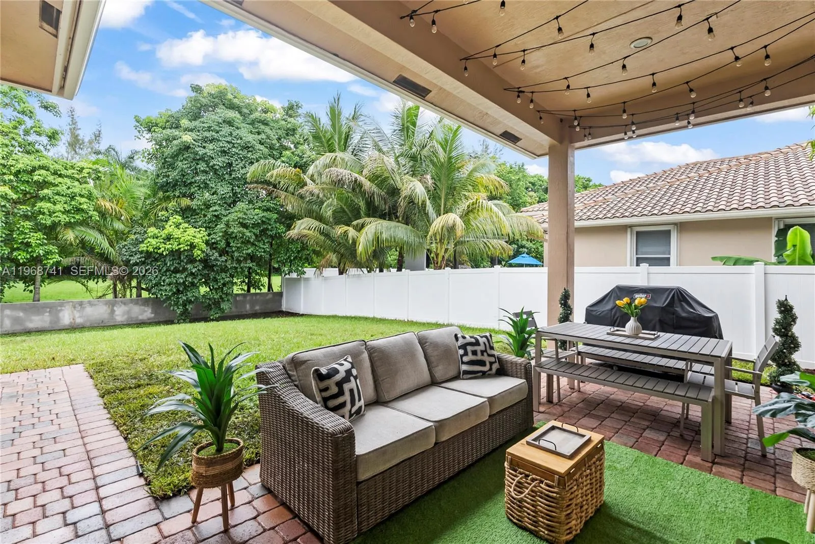 8346 Sw 51st St, Davie, Florida 33328, Davie, Florida 33328, 4 Bedrooms Bedrooms, ,3 BathroomsBathrooms,Residential,For Sale,8346 Sw 51st St, Davie, Florida 33328,A11968741