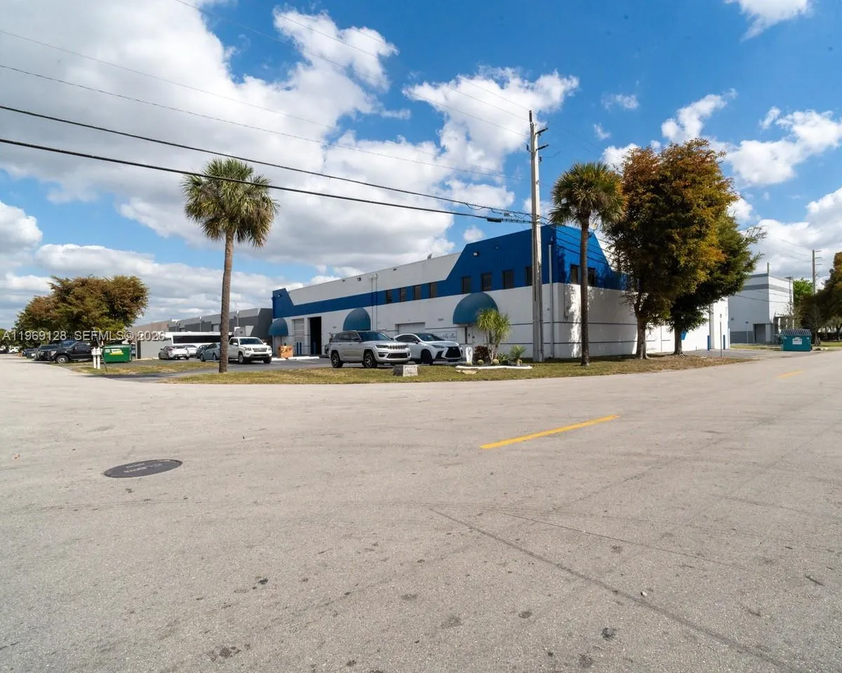 7801 W 25th Ct, Hialeah, Florida 33016, Hialeah, Florida 33016, ,Commercial Sale,For Sale,7801 W 25th Ct, Hialeah, Florida 33016,A11969128