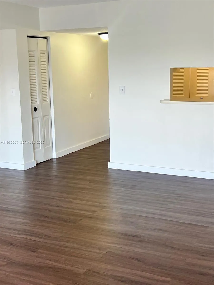 10431 N Kendall Dr D314, Miami, Florida 33176, Miami, Florida 33176, 2 Bedrooms Bedrooms, ,1 BathroomBathrooms,Residential,For Sale,10431 N Kendall Dr D314, Miami, Florida 33176,A11969094