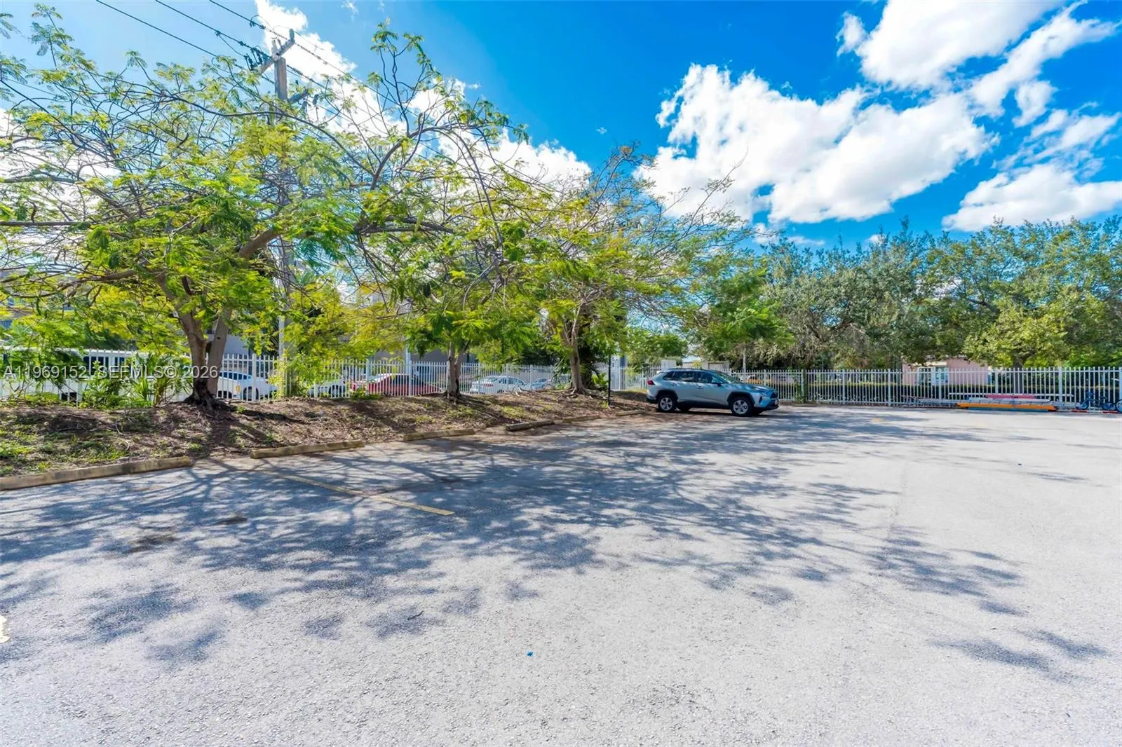 Lots of Guest Parking at all times of day!