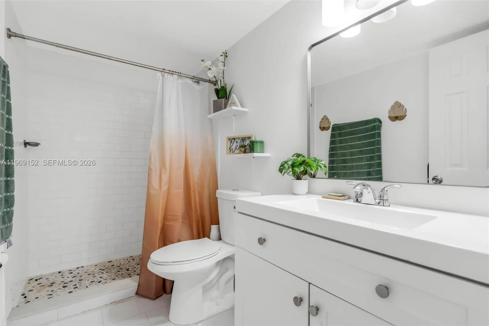 8501 Nw 8th St 110, Miami, Florida 33126, Miami, Florida 33126, 1 Bedroom Bedrooms, ,1 BathroomBathrooms,Residential,For Sale,8501 Nw 8th St 110, Miami, Florida 33126,A11969152