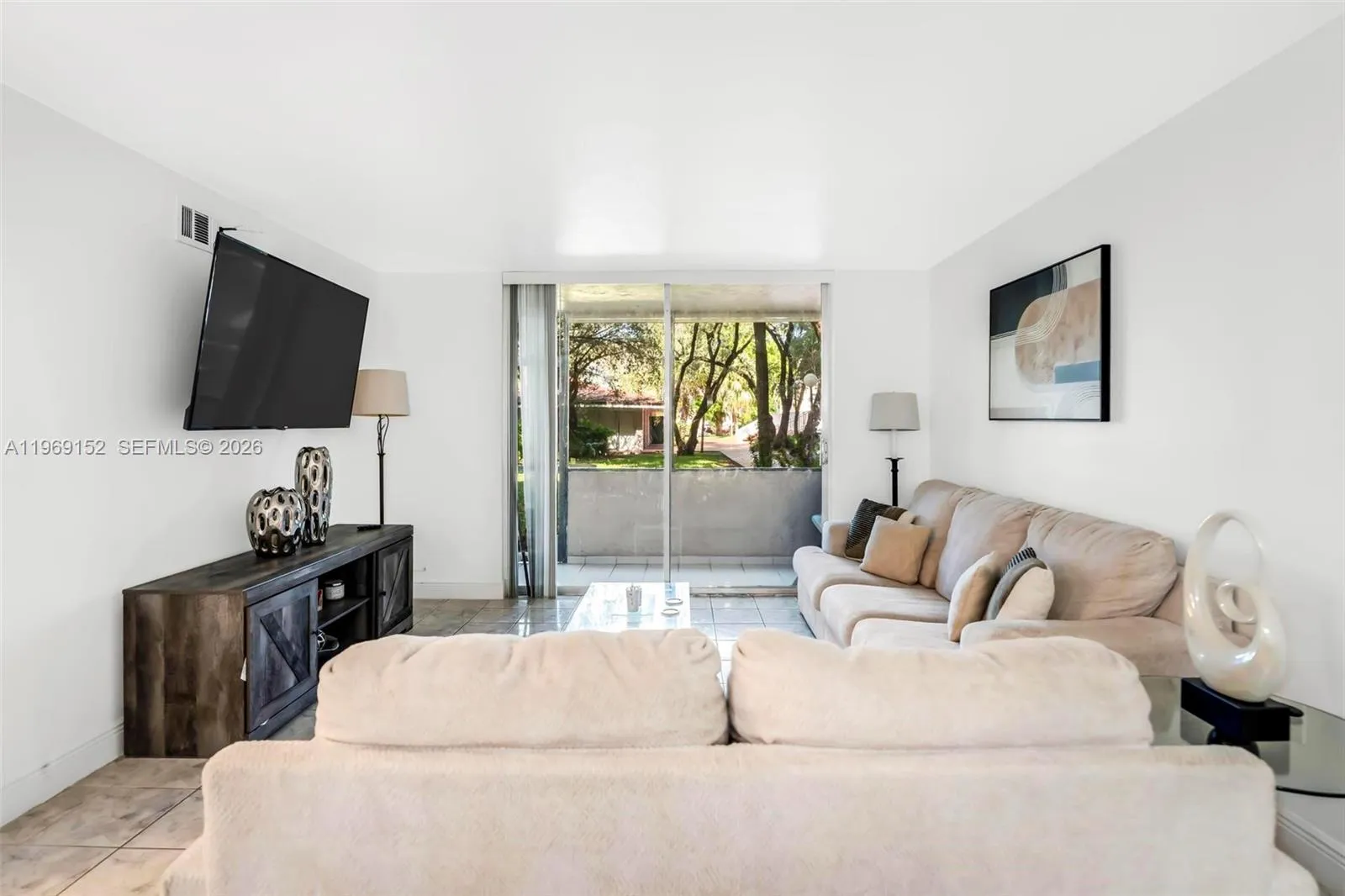 8501 Nw 8th St 110, Miami, Florida 33126, Miami, Florida 33126, 1 Bedroom Bedrooms, ,1 BathroomBathrooms,Residential,For Sale,8501 Nw 8th St 110, Miami, Florida 33126,A11969152