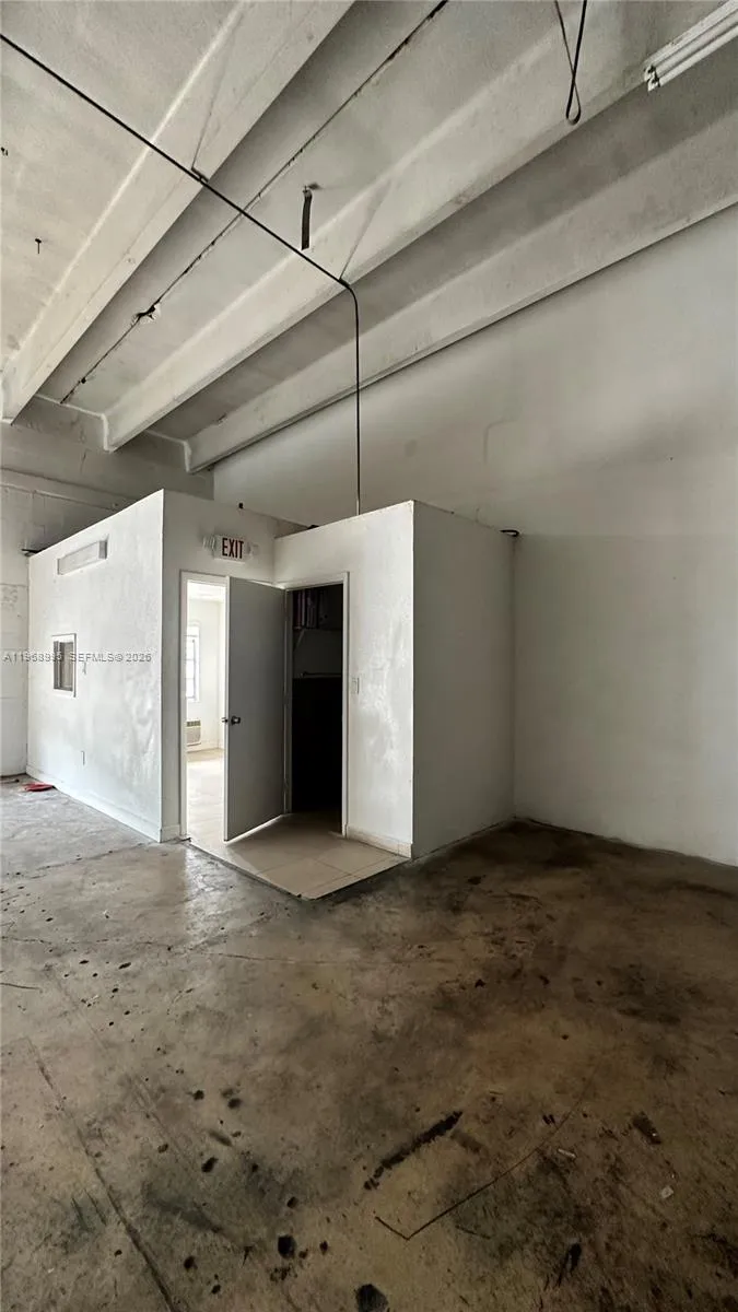 9325 W Okeechobee Rd 8, Hialeah Gardens, Florida 3, Hialeah Gardens, Florida 33016, ,Commercial Lease,For Rent,9325 W Okeechobee Rd 8, Hialeah Gardens, Florida 3,A11968995