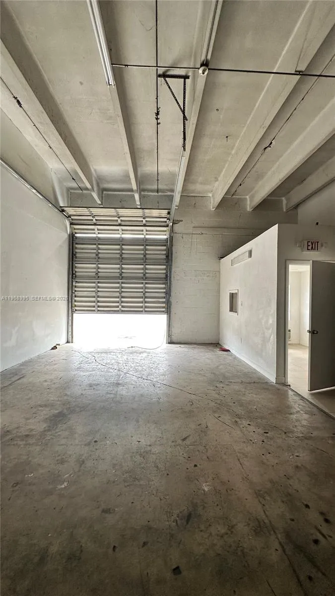 9325 W Okeechobee Rd 8, Hialeah Gardens, Florida 3, Hialeah Gardens, Florida 33016, ,Commercial Lease,For Rent,9325 W Okeechobee Rd 8, Hialeah Gardens, Florida 3,A11968995