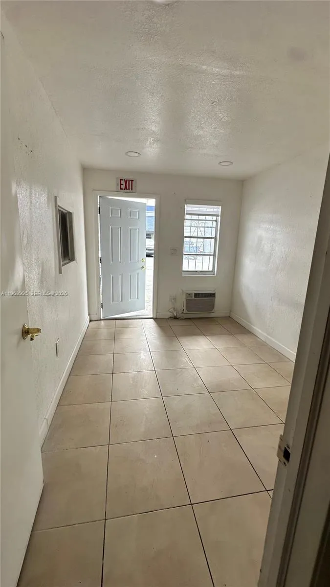 9325 W Okeechobee Rd 8, Hialeah Gardens, Florida 3, Hialeah Gardens, Florida 33016, ,Commercial Lease,For Rent,9325 W Okeechobee Rd 8, Hialeah Gardens, Florida 3,A11968995