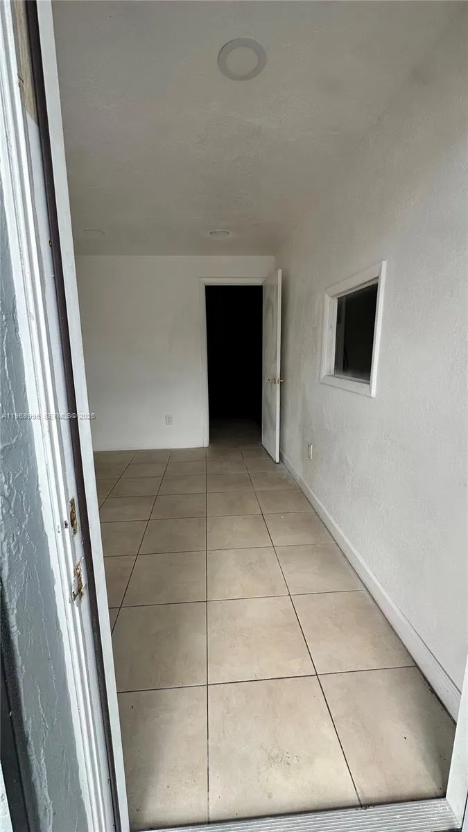 9325 W Okeechobee Rd 8, Hialeah Gardens, Florida 3, Hialeah Gardens, Florida 33016, ,Commercial Lease,For Rent,9325 W Okeechobee Rd 8, Hialeah Gardens, Florida 3,A11968995