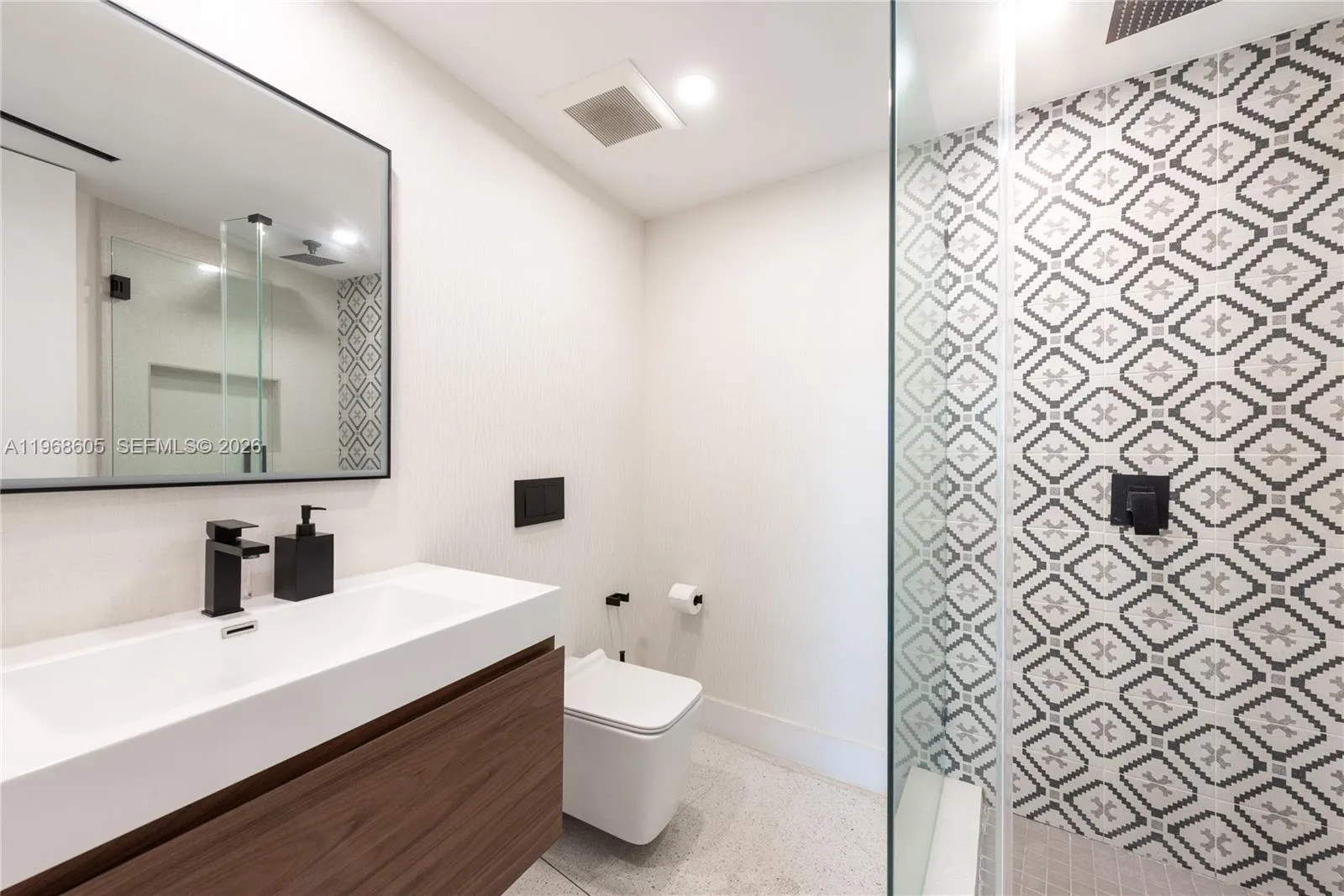 151 Crandon Blvd 939, Key Biscayne, Florida 33149, Key Biscayne, Florida 33149, 3 Bedrooms Bedrooms, ,3 BathroomsBathrooms,Residential Lease,For Rent,151 Crandon Blvd 939, Key Biscayne, Florida 33149,A11968605