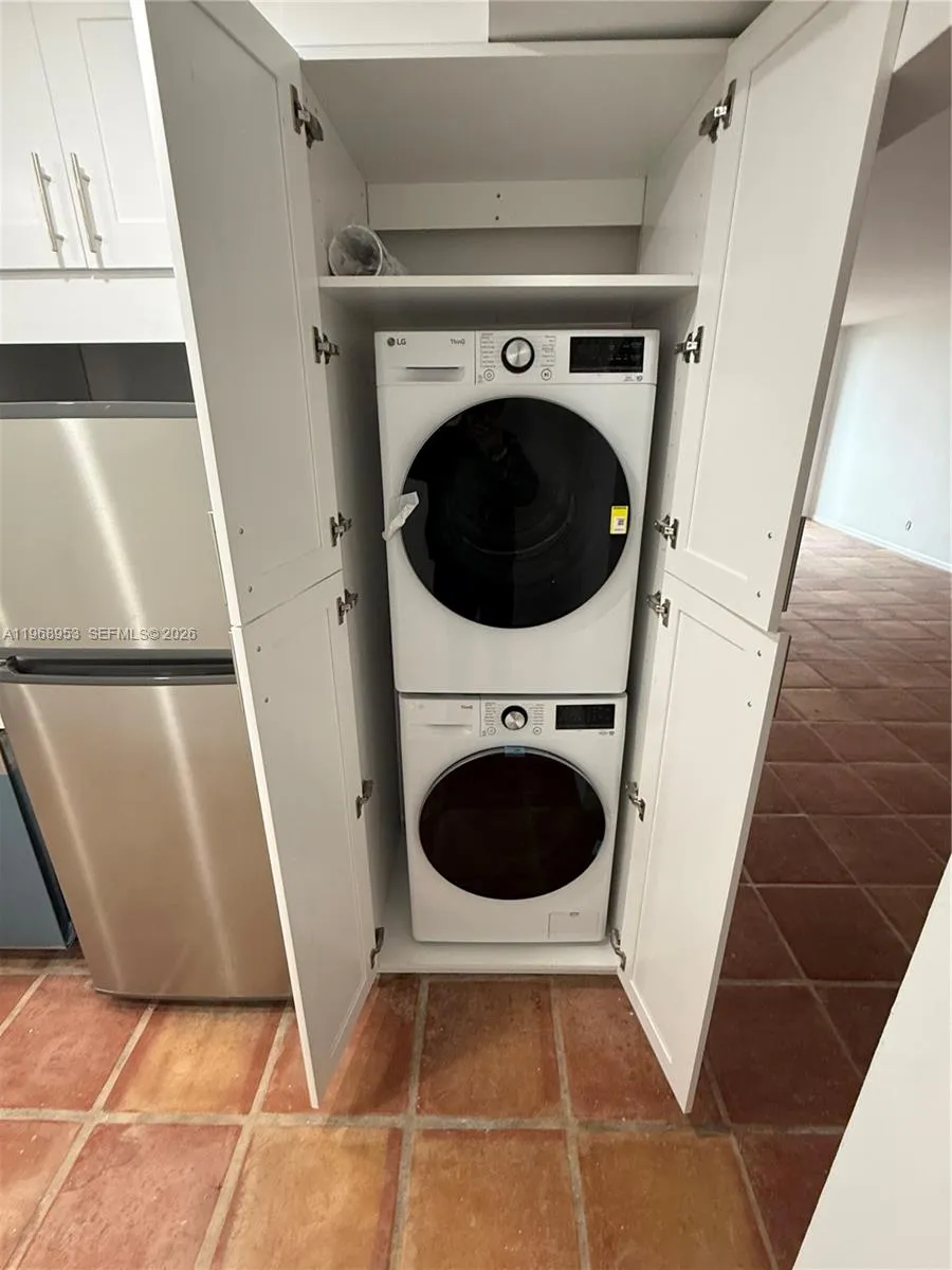 90 Edgewater Dr 1016, Coral Gables, Florida 33133, Coral Gables, Florida 33133, 1 Bedroom Bedrooms, ,1 BathroomBathrooms,Residential Lease,For Rent,90 Edgewater Dr 1016, Coral Gables, Florida 33133,A11968953