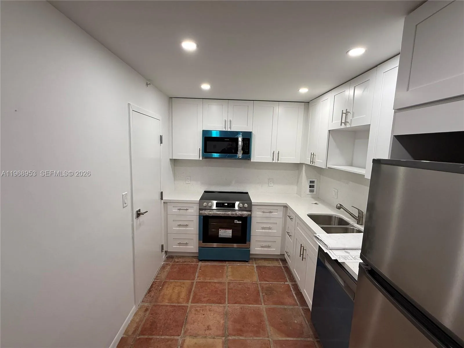 90 Edgewater Dr 1016, Coral Gables, Florida 33133, Coral Gables, Florida 33133, 1 Bedroom Bedrooms, ,1 BathroomBathrooms,Residential Lease,For Rent,90 Edgewater Dr 1016, Coral Gables, Florida 33133,A11968953