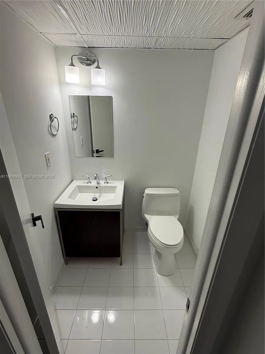 90 Edgewater Dr 1016, Coral Gables, Florida 33133, Coral Gables, Florida 33133, 1 Bedroom Bedrooms, ,1 BathroomBathrooms,Residential Lease,For Rent,90 Edgewater Dr 1016, Coral Gables, Florida 33133,A11968953