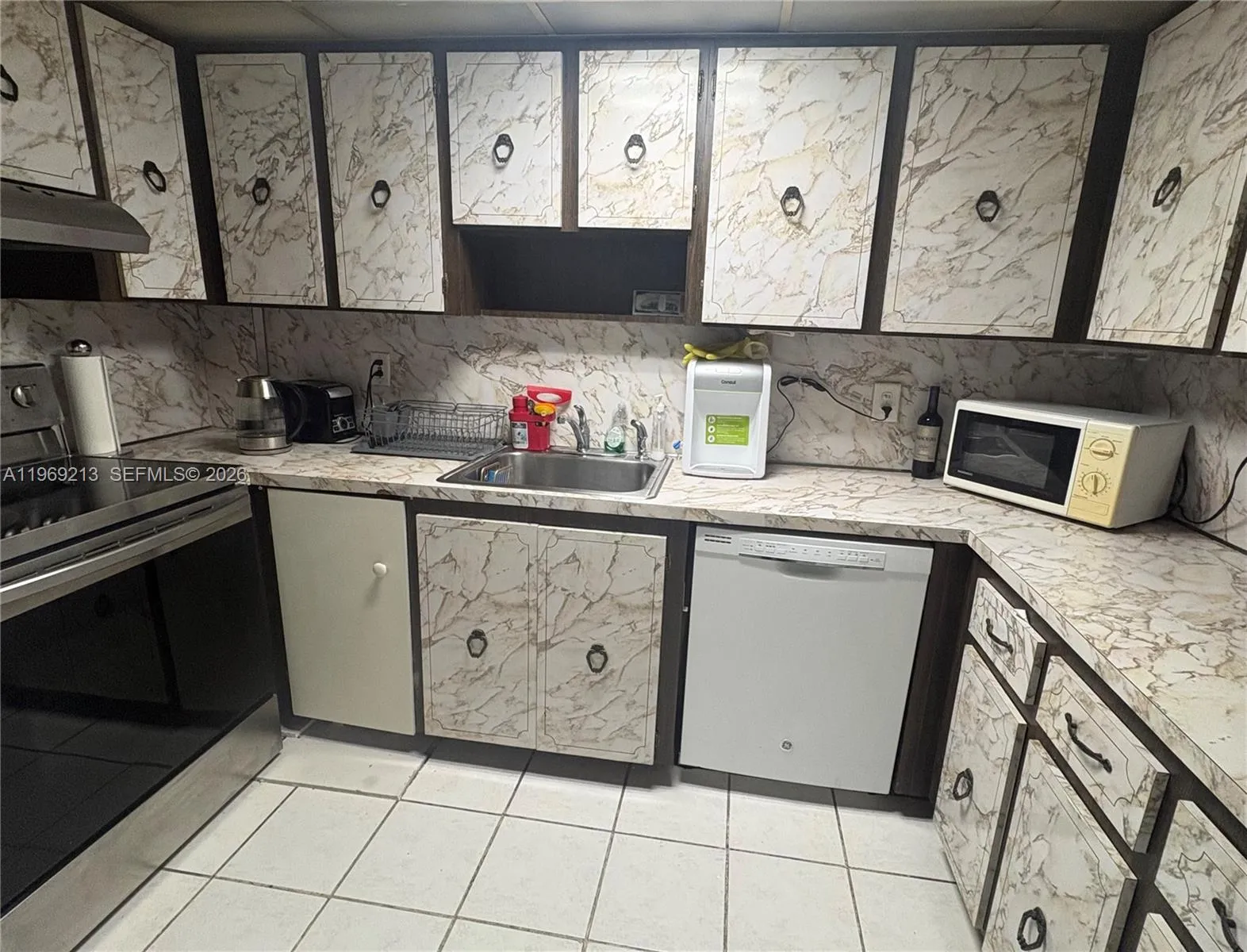 5050 Nw 7th St 501, Miami, Florida 33126, Miami, Florida 33126, 1 Bedroom Bedrooms, ,1 BathroomBathrooms,Residential Lease,For Rent,5050 Nw 7th St 501, Miami, Florida 33126,A11969213