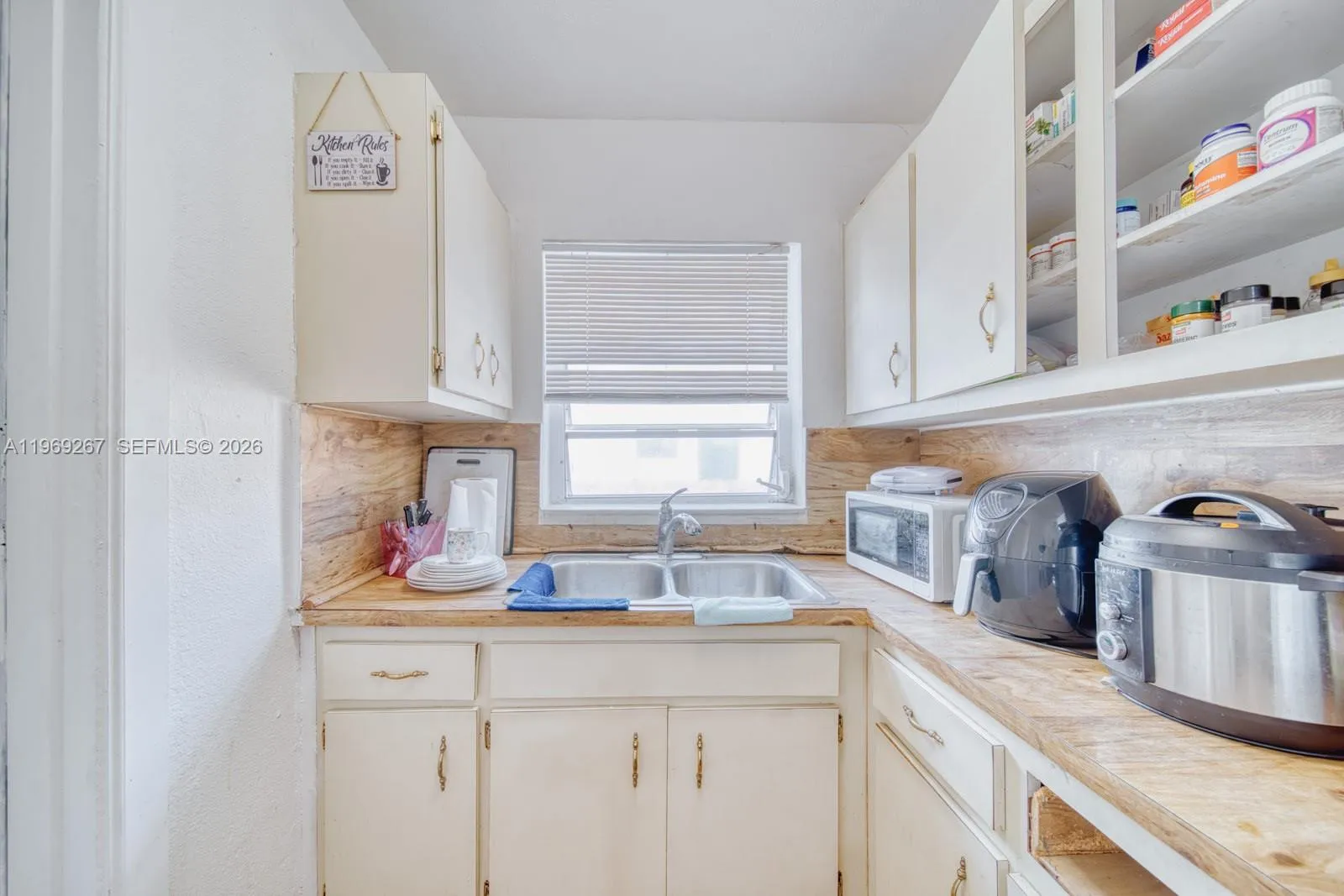 In law quarters kitchen