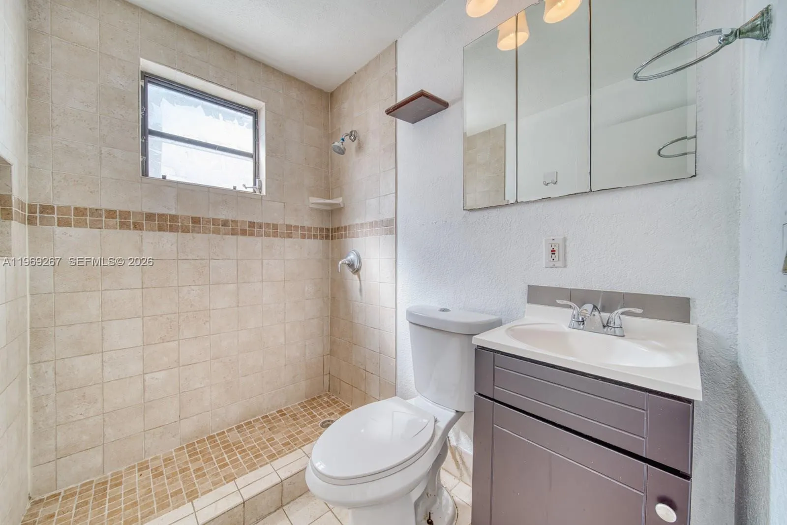 2171 Sw 21st St, Miami, Florida 33145, Miami, Florida 33145, 5 Bedrooms Bedrooms, ,4 BathroomsBathrooms,Residential,For Sale,2171 Sw 21st St, Miami, Florida 33145,A11969267