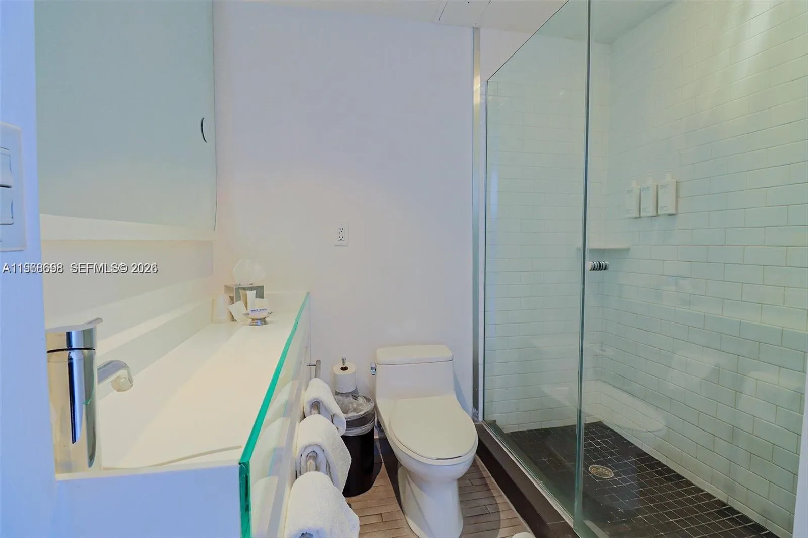 1100 West Ave 1617, Miami Beach, Florida 33139, Miami Beach, Florida 33139, 1 Bedroom Bedrooms, ,1 BathroomBathrooms,Residential,For Sale,1100 West Ave 1617, Miami Beach, Florida 33139,A11968698