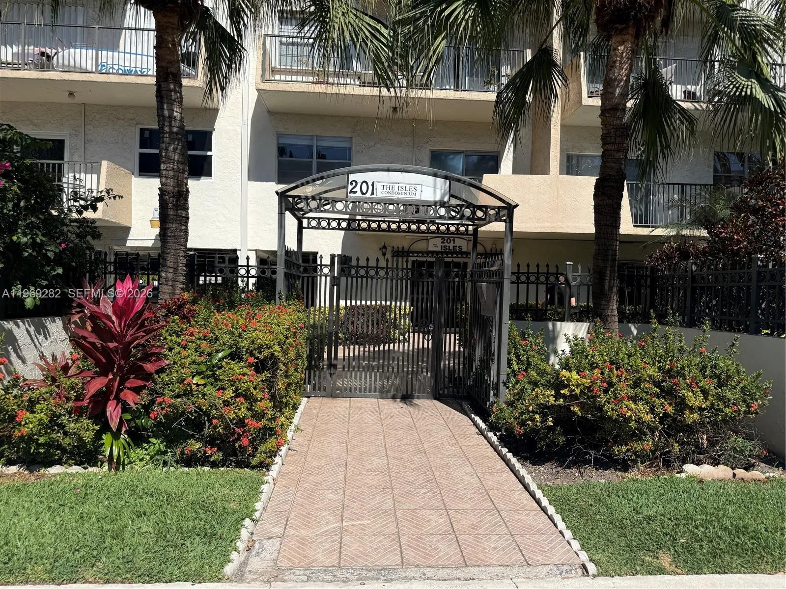 201 180th Dr 112, Sunny Isles Beach, Florida 33160, Sunny Isles Beach, Florida 33160, 1 Bedroom Bedrooms, ,1 BathroomBathrooms,Residential Lease,For Rent,201 180th Dr 112, Sunny Isles Beach, Florida 33160,A11969282