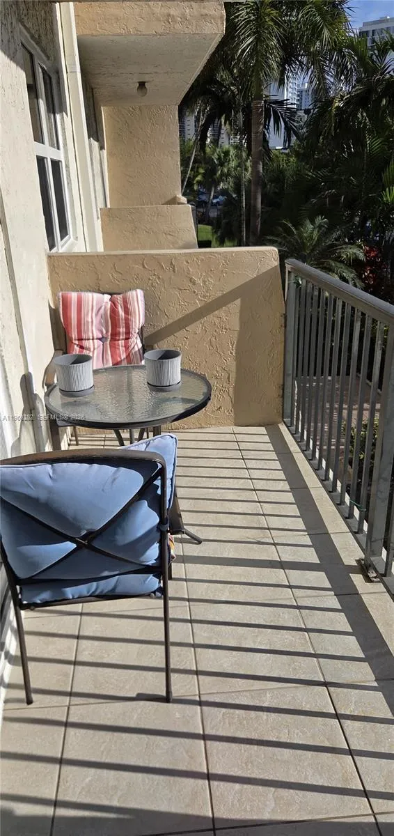 201 180th Dr 112, Sunny Isles Beach, Florida 33160, Sunny Isles Beach, Florida 33160, 1 Bedroom Bedrooms, ,1 BathroomBathrooms,Residential Lease,For Rent,201 180th Dr 112, Sunny Isles Beach, Florida 33160,A11969282