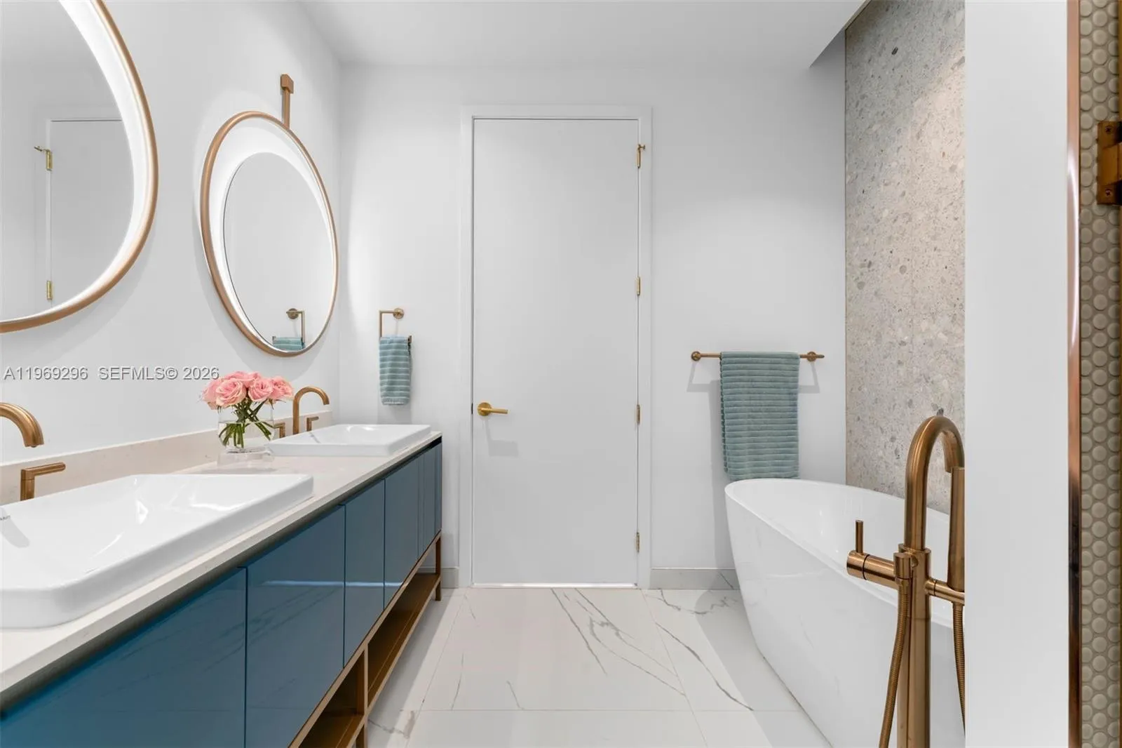 2655 S Bayshore Dr Lph 2012, Miami, Florida 33133, Miami, Florida 33133, 3 Bedrooms Bedrooms, 5 Rooms Rooms,3 BathroomsBathrooms,Residential,For Sale,2655 S Bayshore Dr Lph 2012, Miami, Florida 33133,A11969296