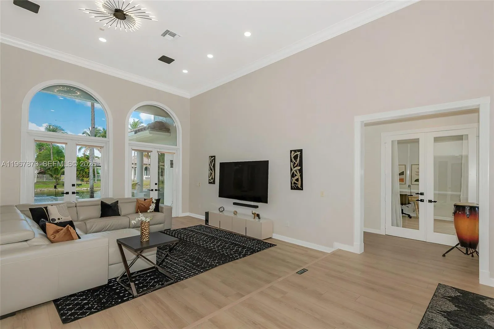 622 E Enclave Cir E, Pembroke Pines, Florida 33027, Pembroke Pines, Florida 33027, 5 Bedrooms Bedrooms, ,4 BathroomsBathrooms,Residential,For Sale,622 E Enclave Cir E, Pembroke Pines, Florida 33027,A11967873