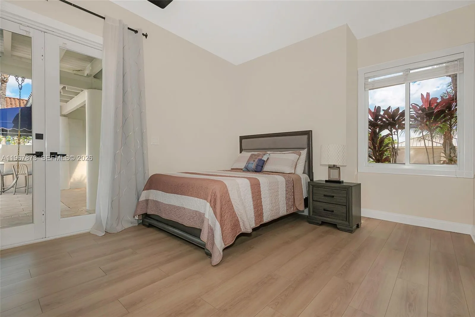622 E Enclave Cir E, Pembroke Pines, Florida 33027, Pembroke Pines, Florida 33027, 5 Bedrooms Bedrooms, ,4 BathroomsBathrooms,Residential,For Sale,622 E Enclave Cir E, Pembroke Pines, Florida 33027,A11967873