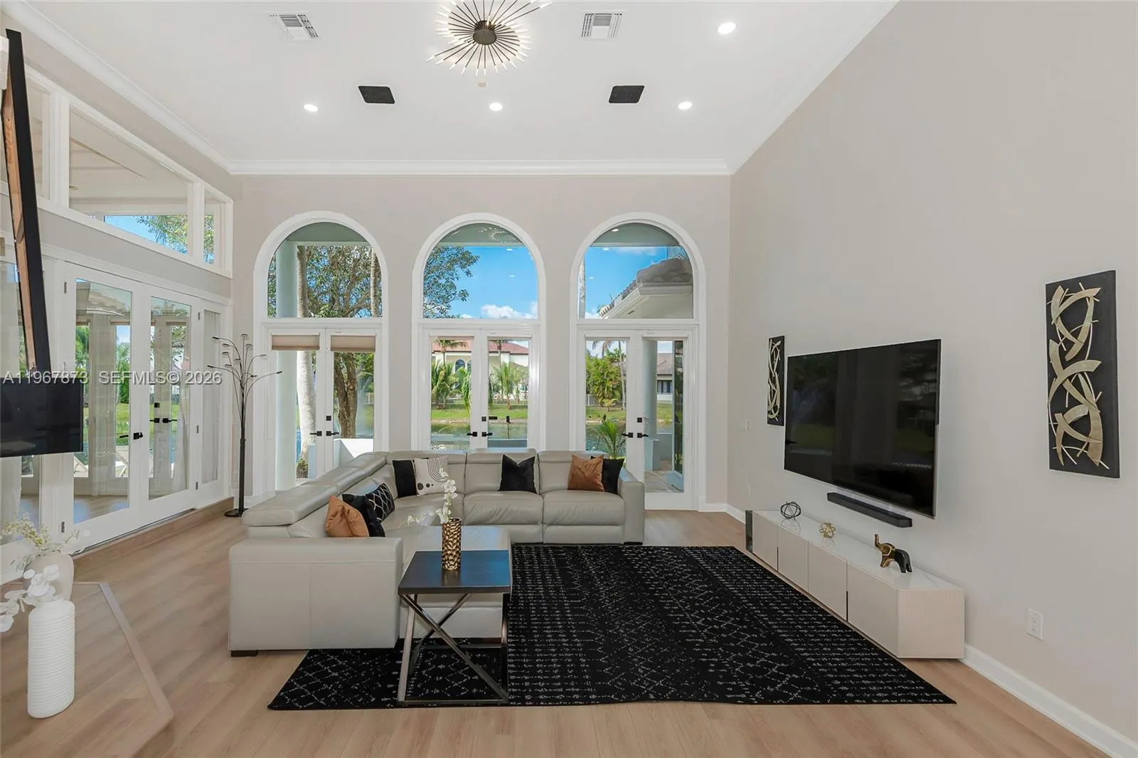 622 E Enclave Cir E, Pembroke Pines, Florida 33027, Pembroke Pines, Florida 33027, 5 Bedrooms Bedrooms, ,4 BathroomsBathrooms,Residential,For Sale,622 E Enclave Cir E, Pembroke Pines, Florida 33027,A11967873