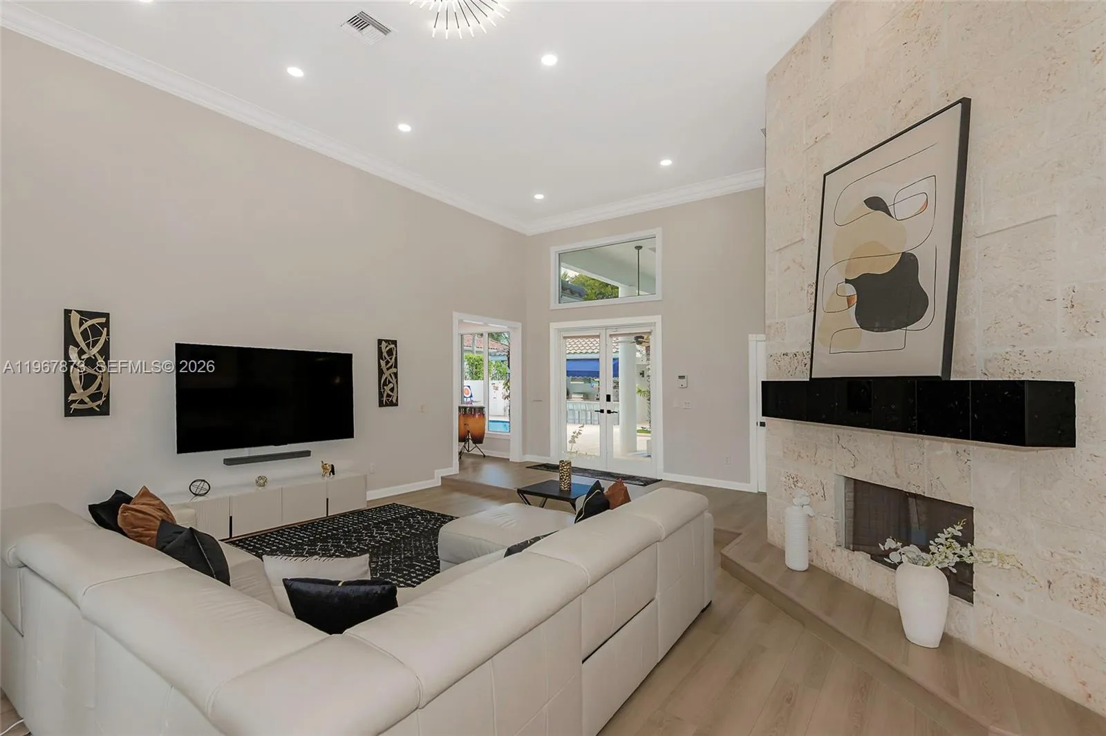 622 E Enclave Cir E, Pembroke Pines, Florida 33027, Pembroke Pines, Florida 33027, 5 Bedrooms Bedrooms, ,4 BathroomsBathrooms,Residential,For Sale,622 E Enclave Cir E, Pembroke Pines, Florida 33027,A11967873