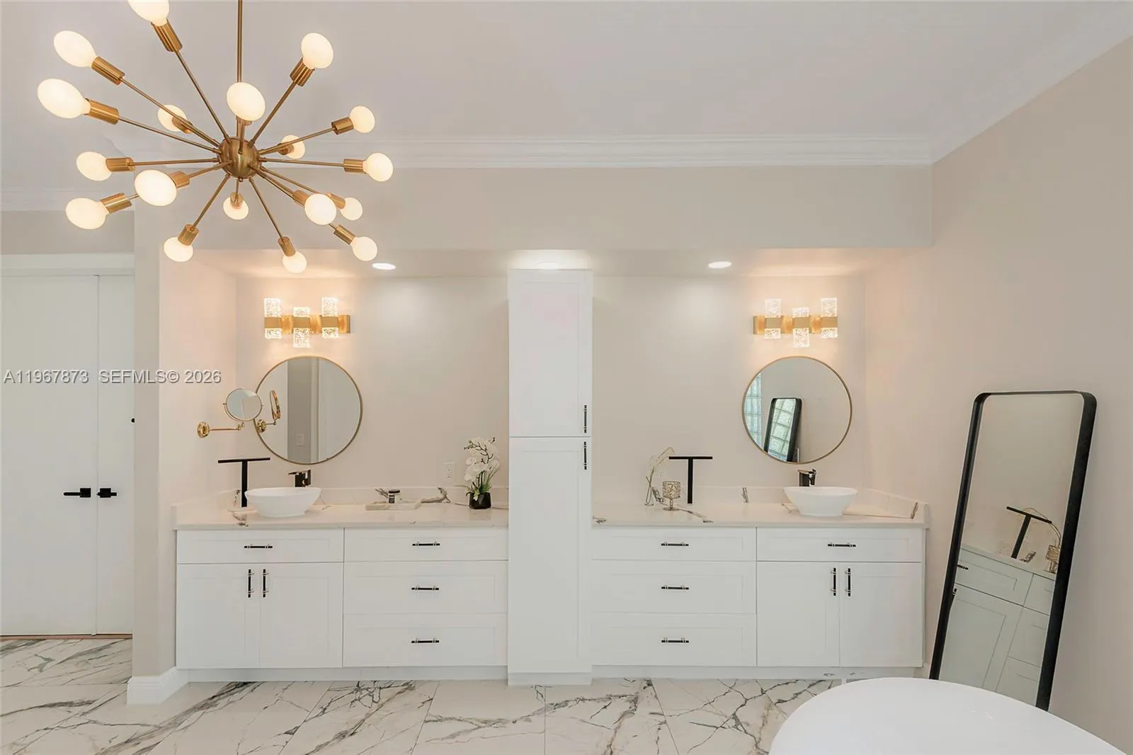 622 E Enclave Cir E, Pembroke Pines, Florida 33027, Pembroke Pines, Florida 33027, 5 Bedrooms Bedrooms, ,4 BathroomsBathrooms,Residential,For Sale,622 E Enclave Cir E, Pembroke Pines, Florida 33027,A11967873