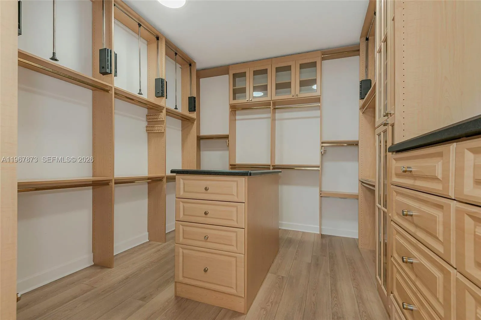 622 E Enclave Cir E, Pembroke Pines, Florida 33027, Pembroke Pines, Florida 33027, 5 Bedrooms Bedrooms, ,4 BathroomsBathrooms,Residential,For Sale,622 E Enclave Cir E, Pembroke Pines, Florida 33027,A11967873