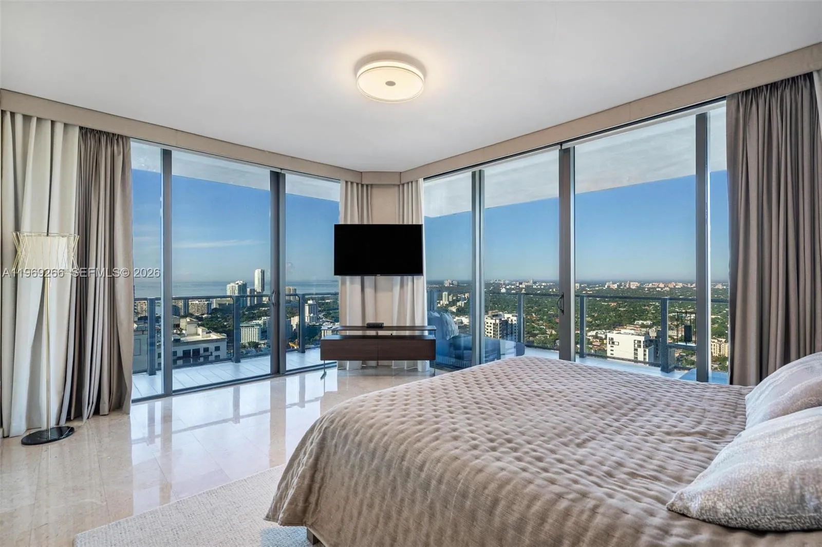 88 Sw 7th St 3801, Miami, Florida 33130, Miami, Florida 33130, 4 Bedrooms Bedrooms, ,4 BathroomsBathrooms,Residential,For Sale,88 Sw 7th St 3801, Miami, Florida 33130,A11969266