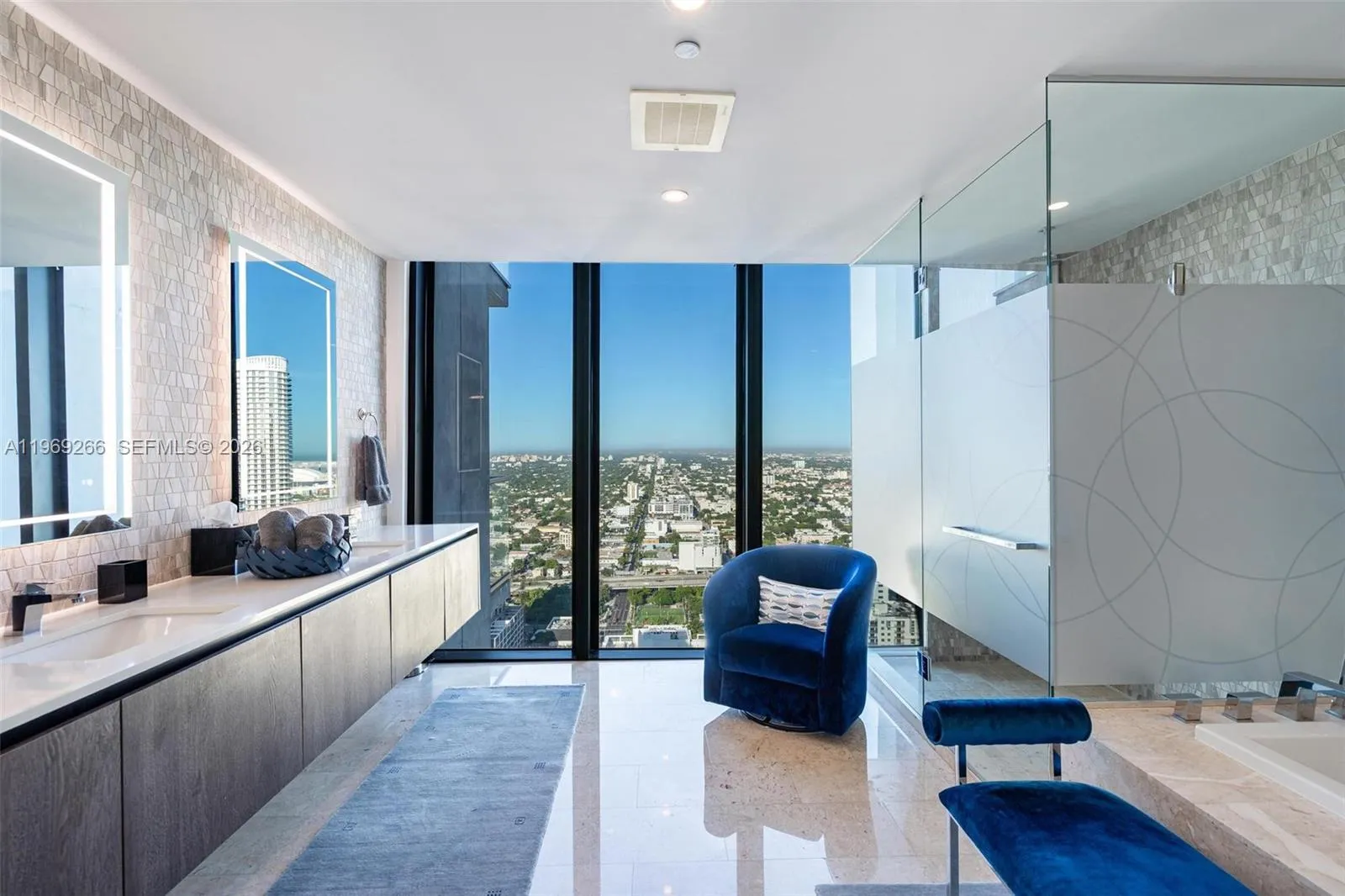 88 Sw 7th St 3801, Miami, Florida 33130, Miami, Florida 33130, 4 Bedrooms Bedrooms, ,4 BathroomsBathrooms,Residential,For Sale,88 Sw 7th St 3801, Miami, Florida 33130,A11969266