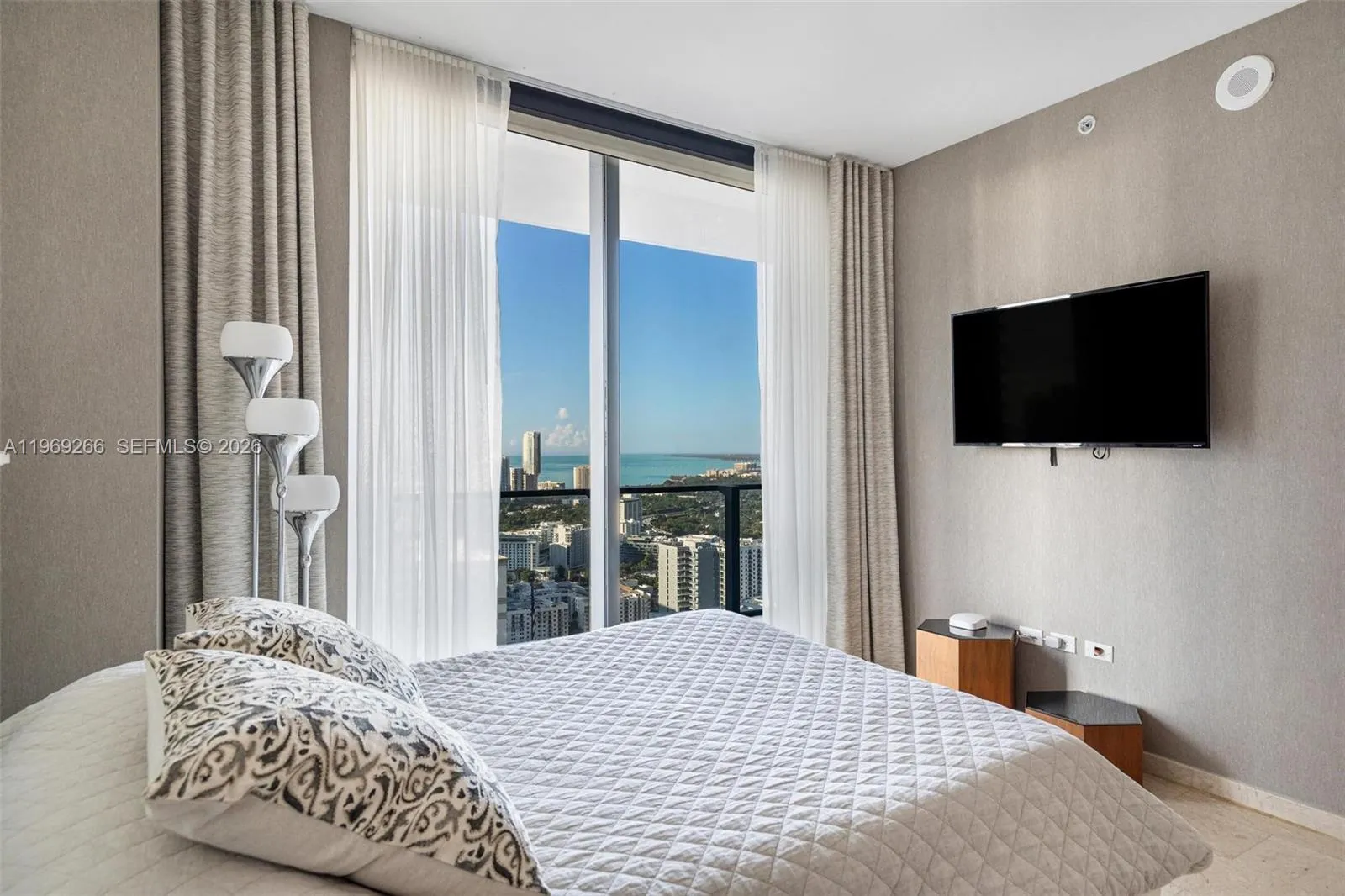 88 Sw 7th St 3801, Miami, Florida 33130, Miami, Florida 33130, 4 Bedrooms Bedrooms, ,4 BathroomsBathrooms,Residential,For Sale,88 Sw 7th St 3801, Miami, Florida 33130,A11969266