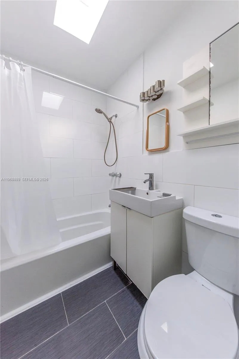 1247 Marseille Dr 13, Miami Beach, Florida 33141, Miami Beach, Florida 33141, 1 Bedroom Bedrooms, ,1 BathroomBathrooms,Residential Lease,For Rent,1247 Marseille Dr 13, Miami Beach, Florida 33141,A11968889