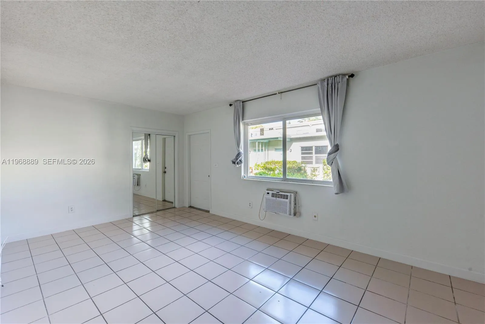 1247 Marseille Dr 13, Miami Beach, Florida 33141, Miami Beach, Florida 33141, 1 Bedroom Bedrooms, ,1 BathroomBathrooms,Residential Lease,For Rent,1247 Marseille Dr 13, Miami Beach, Florida 33141,A11968889