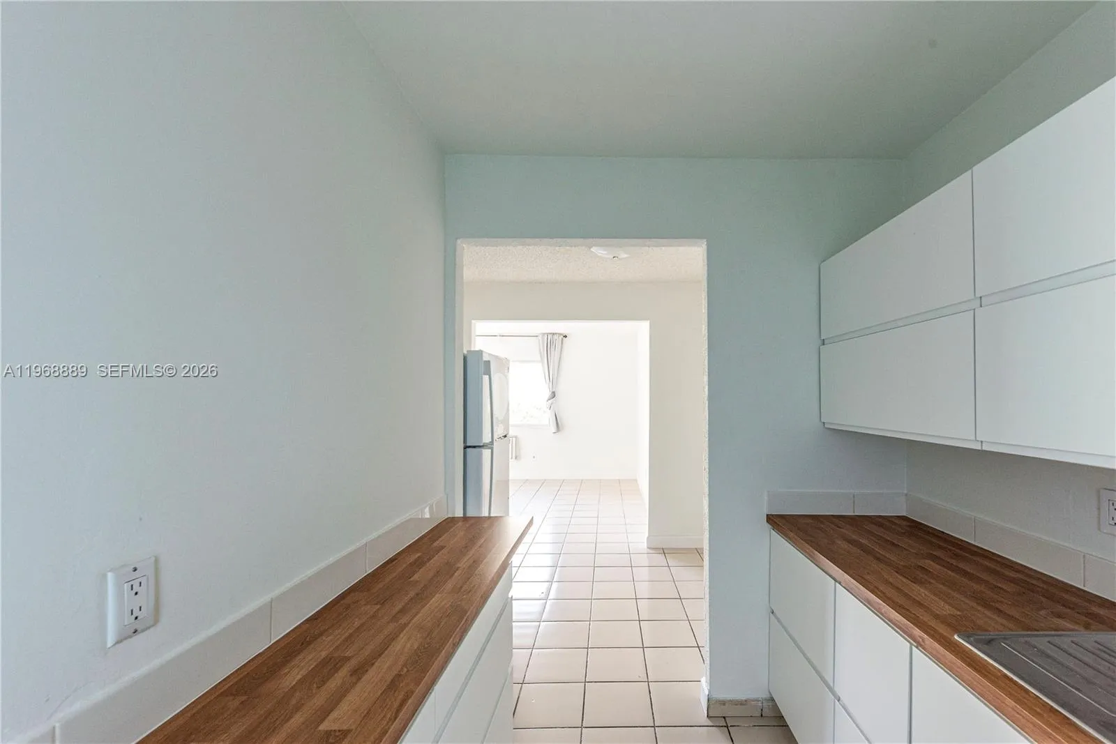 1247 Marseille Dr 13, Miami Beach, Florida 33141, Miami Beach, Florida 33141, 1 Bedroom Bedrooms, ,1 BathroomBathrooms,Residential Lease,For Rent,1247 Marseille Dr 13, Miami Beach, Florida 33141,A11968889