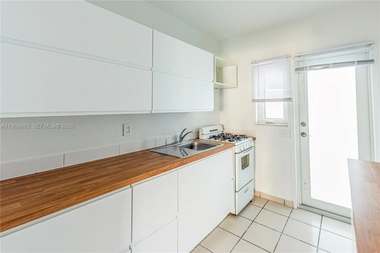 1247 Marseille Dr 13, Miami Beach, Florida 33141, Miami Beach, Florida 33141, 1 Bedroom Bedrooms, ,1 BathroomBathrooms,Residential Lease,For Rent,1247 Marseille Dr 13, Miami Beach, Florida 33141,A11968889