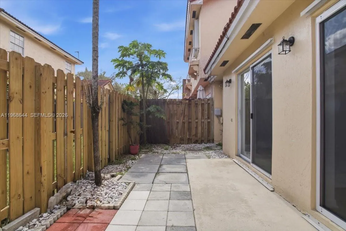15246 Sw 111th St, Miami, Florida 33196, Miami, Florida 33196, 2 Bedrooms Bedrooms, ,2 BathroomsBathrooms,Residential,For Sale,15246 Sw 111th St, Miami, Florida 33196,A11968644