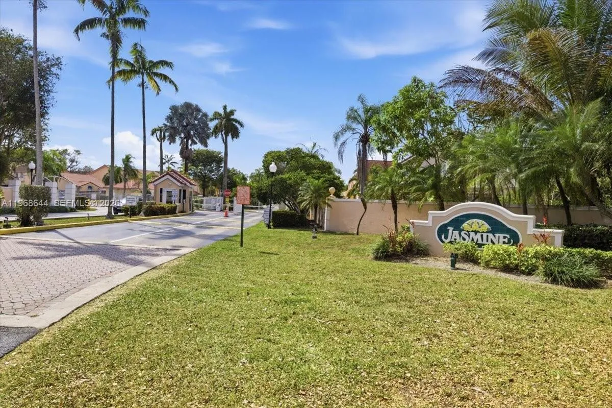 15246 Sw 111th St, Miami, Florida 33196, Miami, Florida 33196, 2 Bedrooms Bedrooms, ,2 BathroomsBathrooms,Residential,For Sale,15246 Sw 111th St, Miami, Florida 33196,A11968644