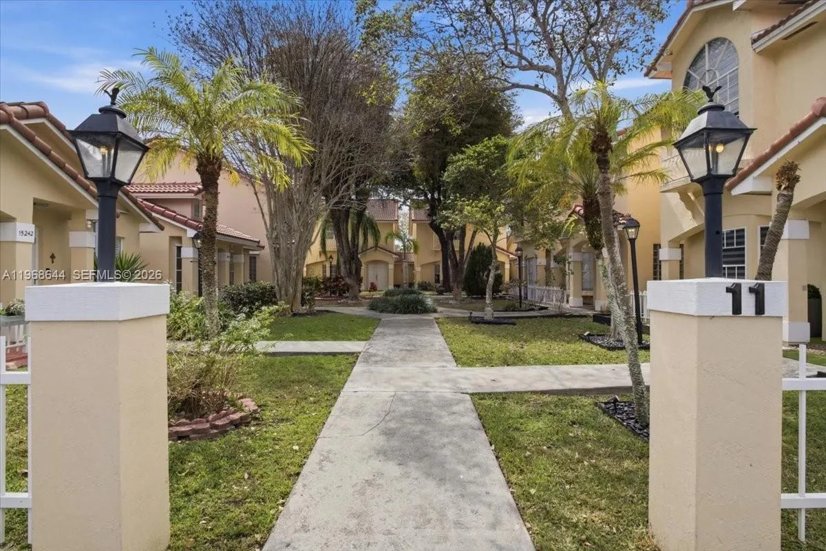 15246 Sw 111th St, Miami, Florida 33196, Miami, Florida 33196, 2 Bedrooms Bedrooms, ,2 BathroomsBathrooms,Residential,For Sale,15246 Sw 111th St, Miami, Florida 33196,A11968644