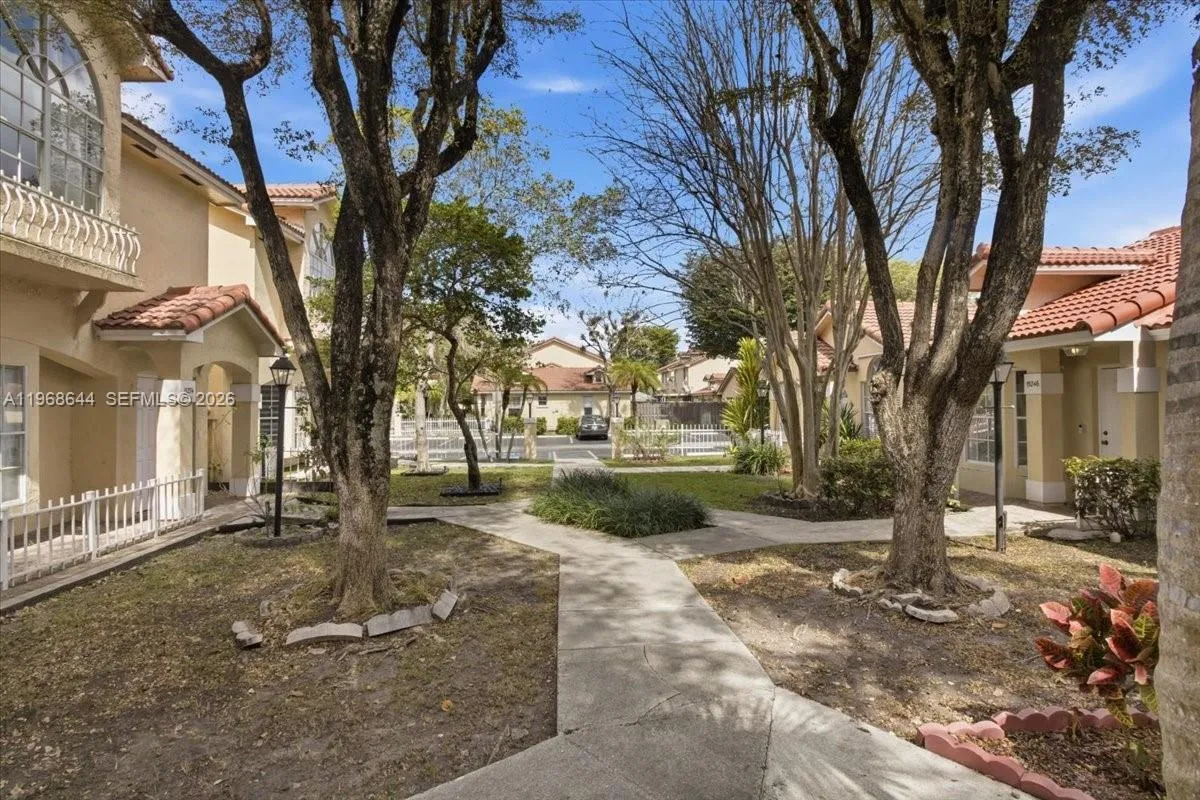 15246 Sw 111th St, Miami, Florida 33196, Miami, Florida 33196, 2 Bedrooms Bedrooms, ,2 BathroomsBathrooms,Residential,For Sale,15246 Sw 111th St, Miami, Florida 33196,A11968644