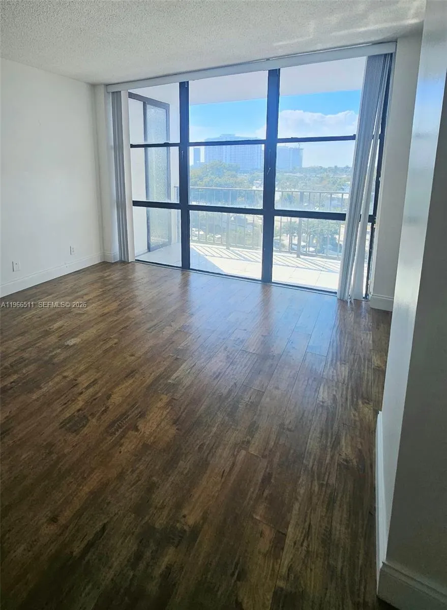 1000 Parkview Dr 605, Hallandale Beach, Florida 33, Hallandale Beach, Florida 33009, 1 Bedroom Bedrooms, ,1 BathroomBathrooms,Residential Lease,For Rent,1000 Parkview Dr 605, Hallandale Beach, Florida 33,A11966511