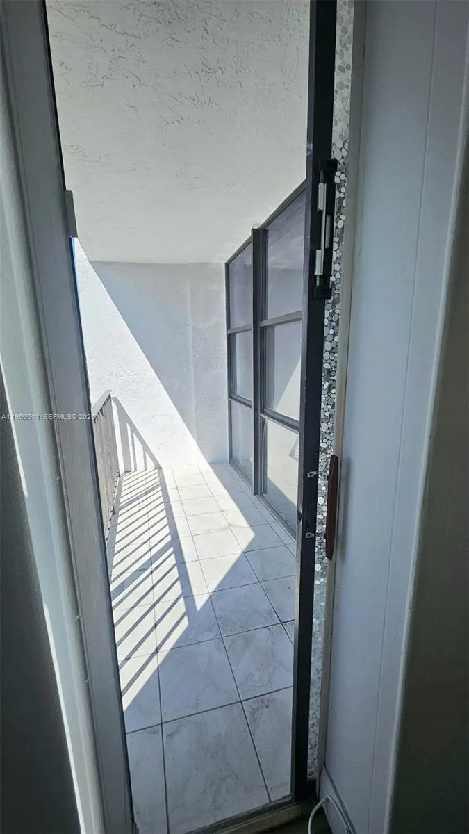 1000 Parkview Dr 605, Hallandale Beach, Florida 33, Hallandale Beach, Florida 33009, 1 Bedroom Bedrooms, ,1 BathroomBathrooms,Residential Lease,For Rent,1000 Parkview Dr 605, Hallandale Beach, Florida 33,A11966511