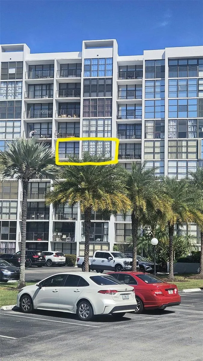 1000 Parkview Dr 605, Hallandale Beach, Florida 33, Hallandale Beach, Florida 33009, 1 Bedroom Bedrooms, ,1 BathroomBathrooms,Residential Lease,For Rent,1000 Parkview Dr 605, Hallandale Beach, Florida 33,A11966511