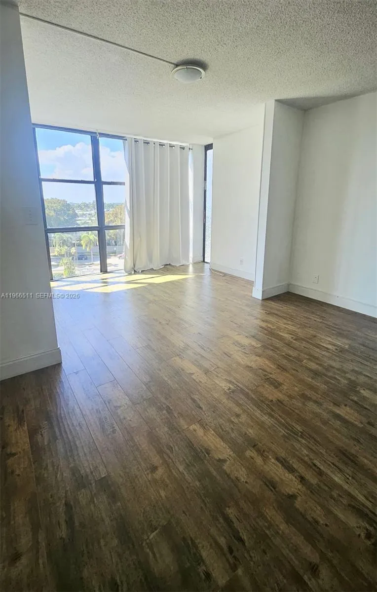 1000 Parkview Dr 605, Hallandale Beach, Florida 33, Hallandale Beach, Florida 33009, 1 Bedroom Bedrooms, ,1 BathroomBathrooms,Residential Lease,For Rent,1000 Parkview Dr 605, Hallandale Beach, Florida 33,A11966511