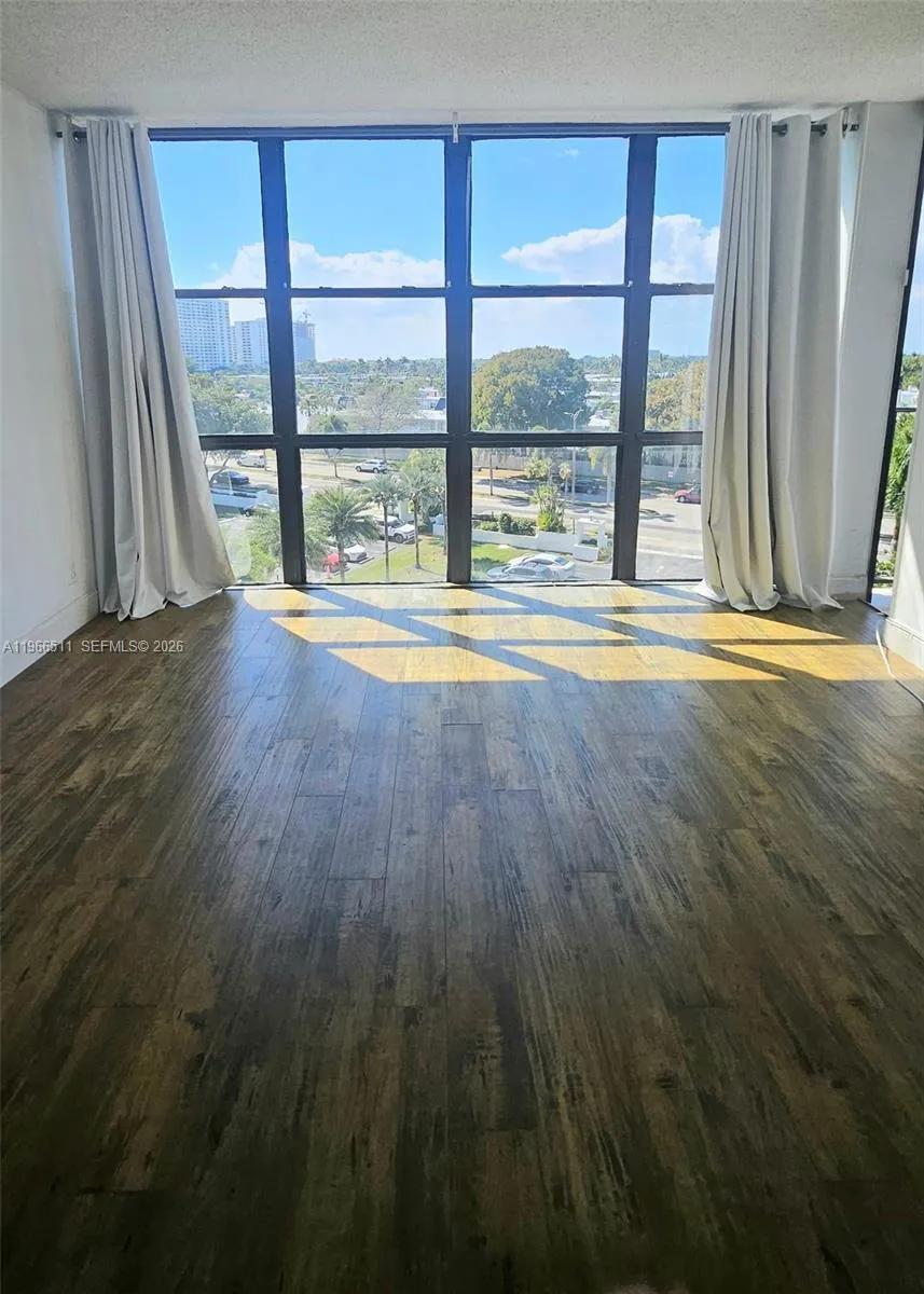 1000 Parkview Dr 605, Hallandale Beach, Florida 33, Hallandale Beach, Florida 33009, 1 Bedroom Bedrooms, ,1 BathroomBathrooms,Residential Lease,For Rent,1000 Parkview Dr 605, Hallandale Beach, Florida 33,A11966511