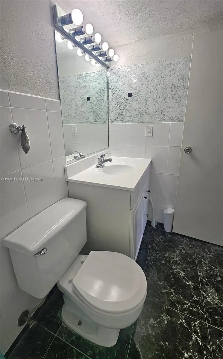 1000 Parkview Dr 605, Hallandale Beach, Florida 33, Hallandale Beach, Florida 33009, 1 Bedroom Bedrooms, ,1 BathroomBathrooms,Residential Lease,For Rent,1000 Parkview Dr 605, Hallandale Beach, Florida 33,A11966511