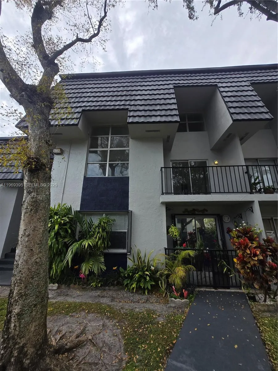 8007 W 6th Ave M, Hialeah, Florida 33014, Hialeah, Florida 33014, 3 Bedrooms Bedrooms, ,2 BathroomsBathrooms,Residential Lease,For Rent,8007 W 6th Ave M, Hialeah, Florida 33014,A11969395