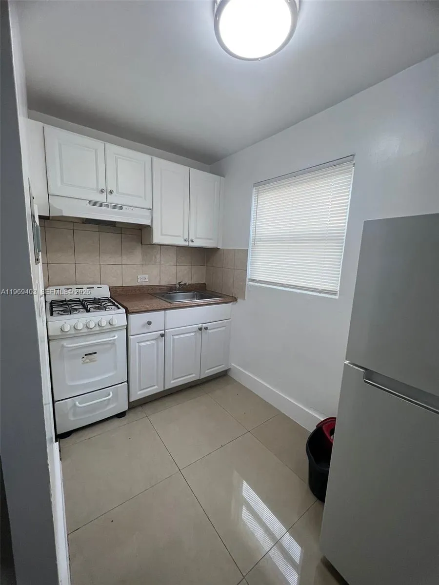 1285 Nw 60th St 4, Miami, Florida 33142, Miami, Florida 33142, 1 Bedroom Bedrooms, ,1 BathroomBathrooms,Residential Lease,For Rent,1285 Nw 60th St 4, Miami, Florida 33142,A11969403